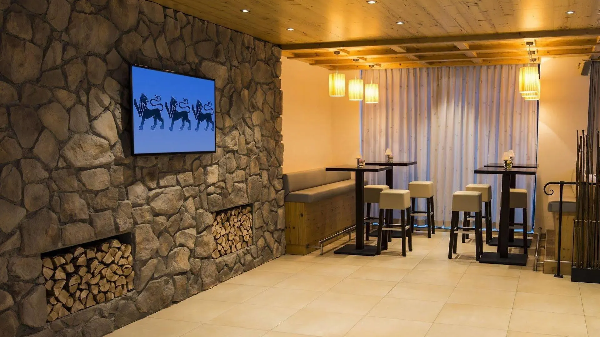 Drei Loewen Hotel Munich 4*,
